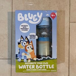 Bluey decorate own waterbottle